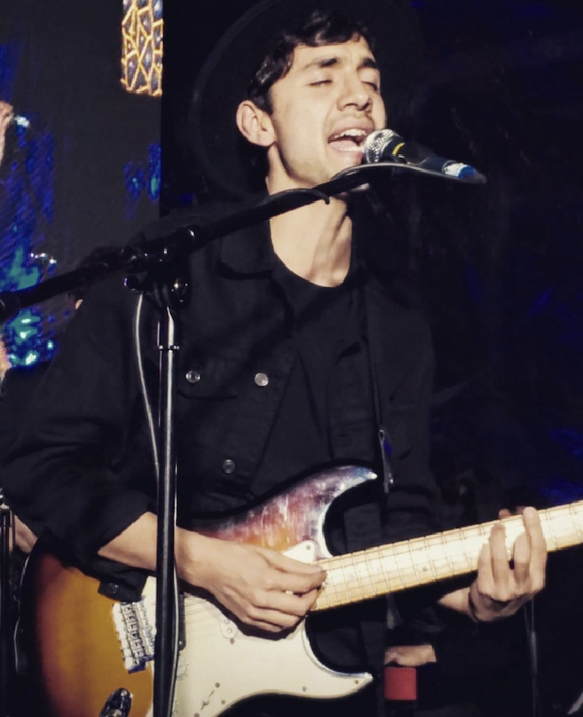 Profesor de Guitarra y Director de Ensayo Diego Rosas