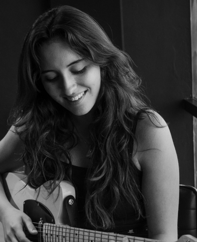 Guitar Teacher, Vocal Teacher Lizzie Reaves 