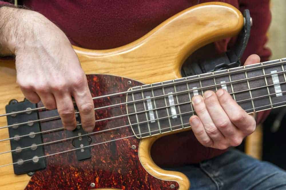 How to Read Bass Guitar Tabs?